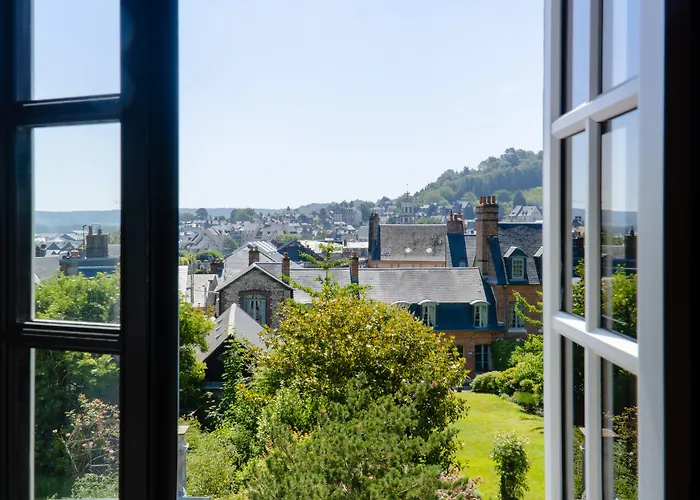 Saint-Delis Hotel & Spa - La Maison Du Peintre - Relais & Chateaux